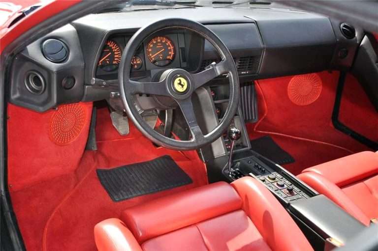 Ferrari testarossa interior